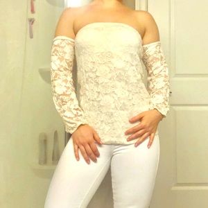 Tobi off shoulder lace top size small